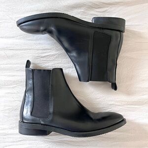 Everlane | Size 7.5 Black Leather Chelsea Boots